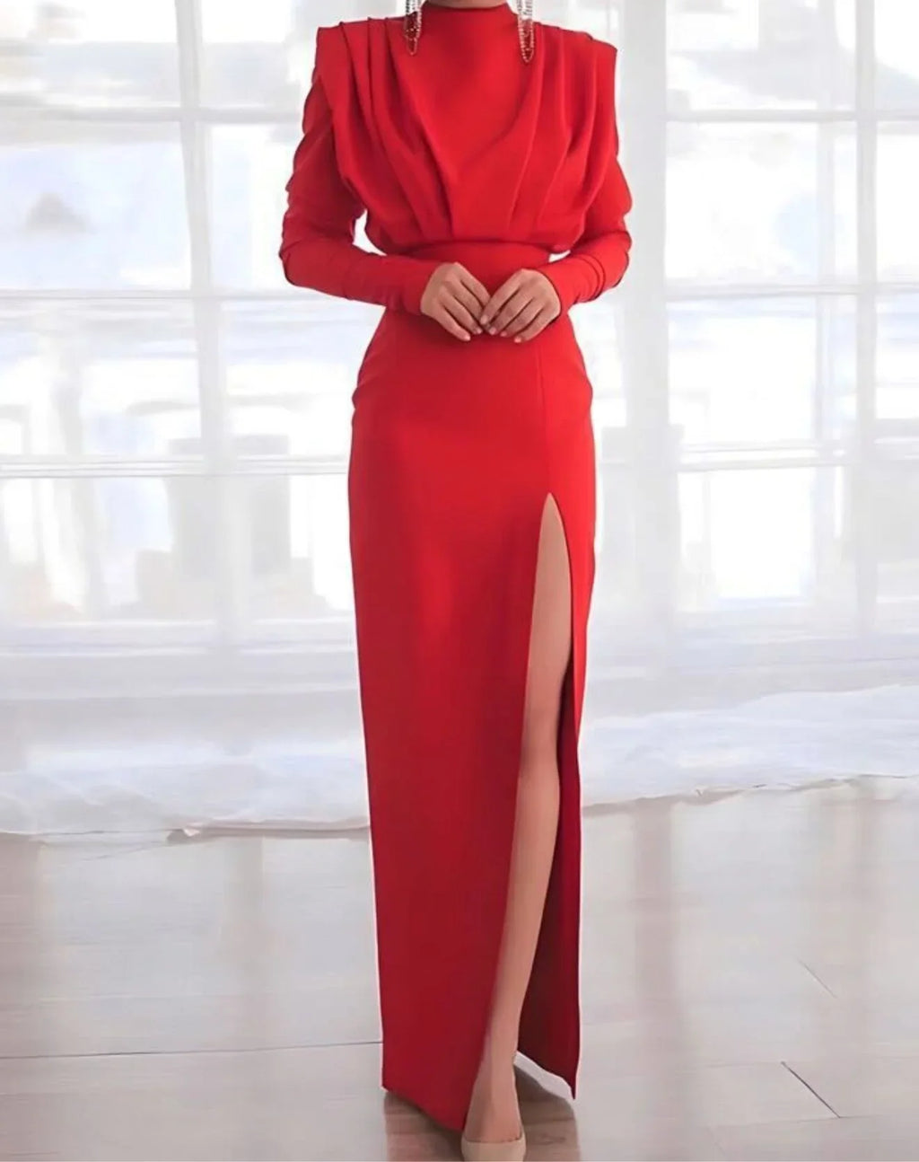 Vestido Longo Plissado Com Fenda Frontal